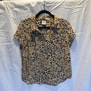Women's CAbi blouse short sleeve leopard print size M medium